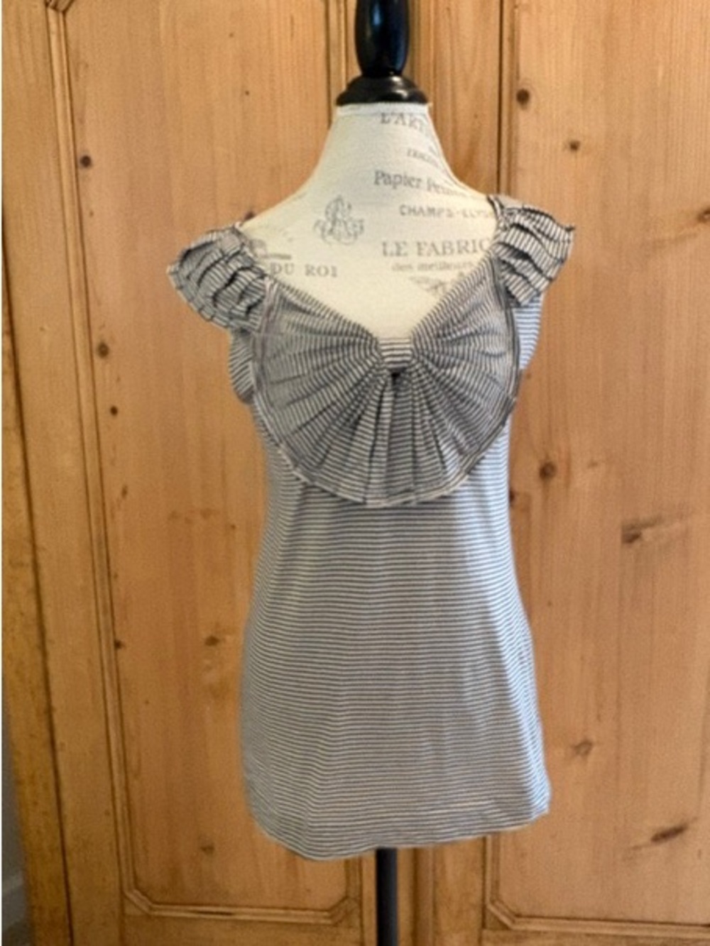 Leifsdottir Striped Ruffle Sleeve Women's Tank Top - Black & White